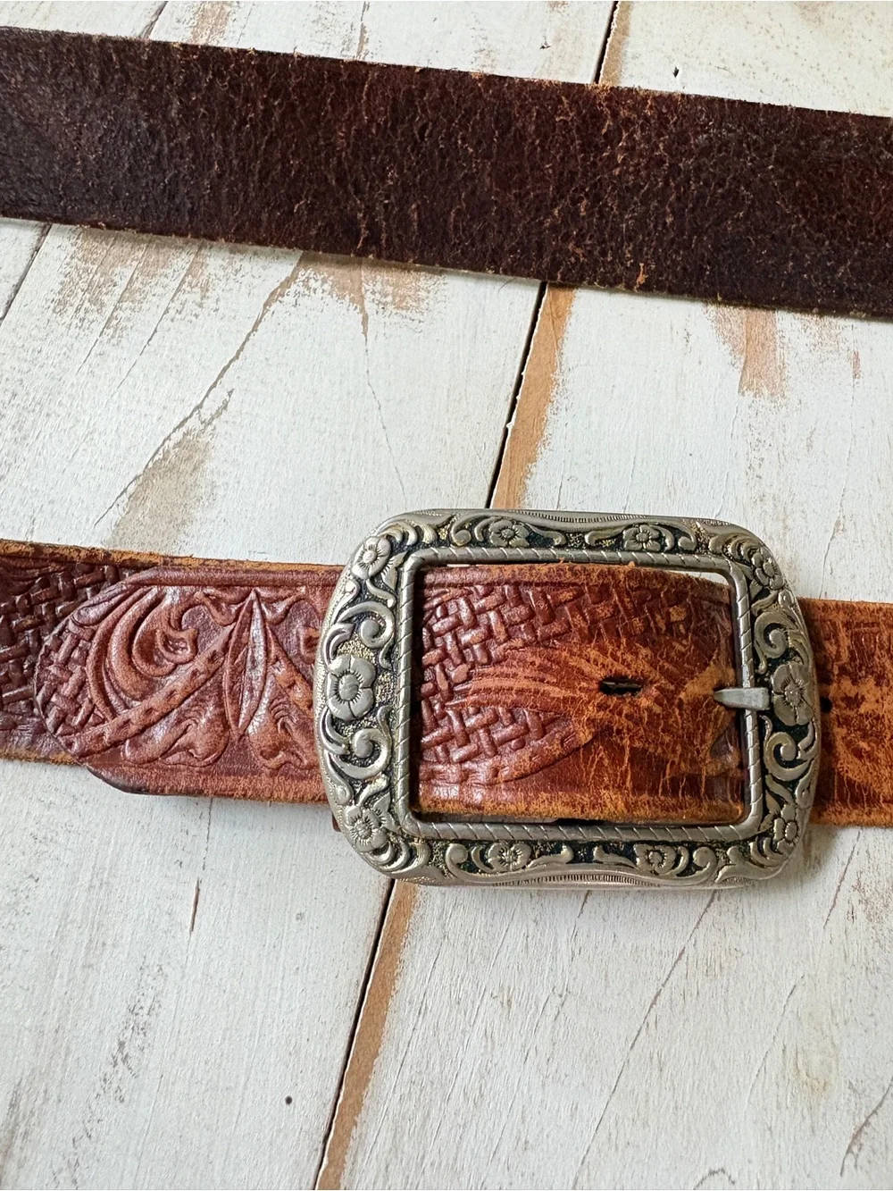 Vintage western top grain leather belt tooled made in Mexico silver buckle sz 44